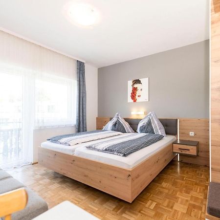 Gaestehaus Genf Velden am Woerthersee Luaran gambar
